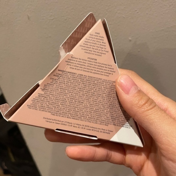 LYS BEAUTY Love Yourself Eyeshadow Palette in Unapologetic - Picture 3 of 3